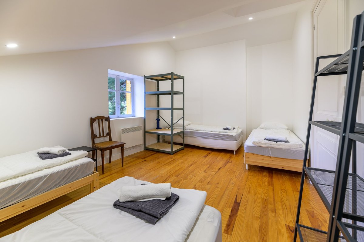 Chambre dortoir configuration groupe dans le gîte Beaujolais