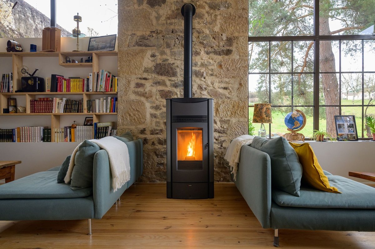 Cheminée authentique du gîte Lac des Sapins