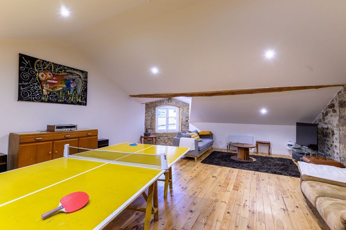 Salle de jeux du gîte proche du Lac des Sapins