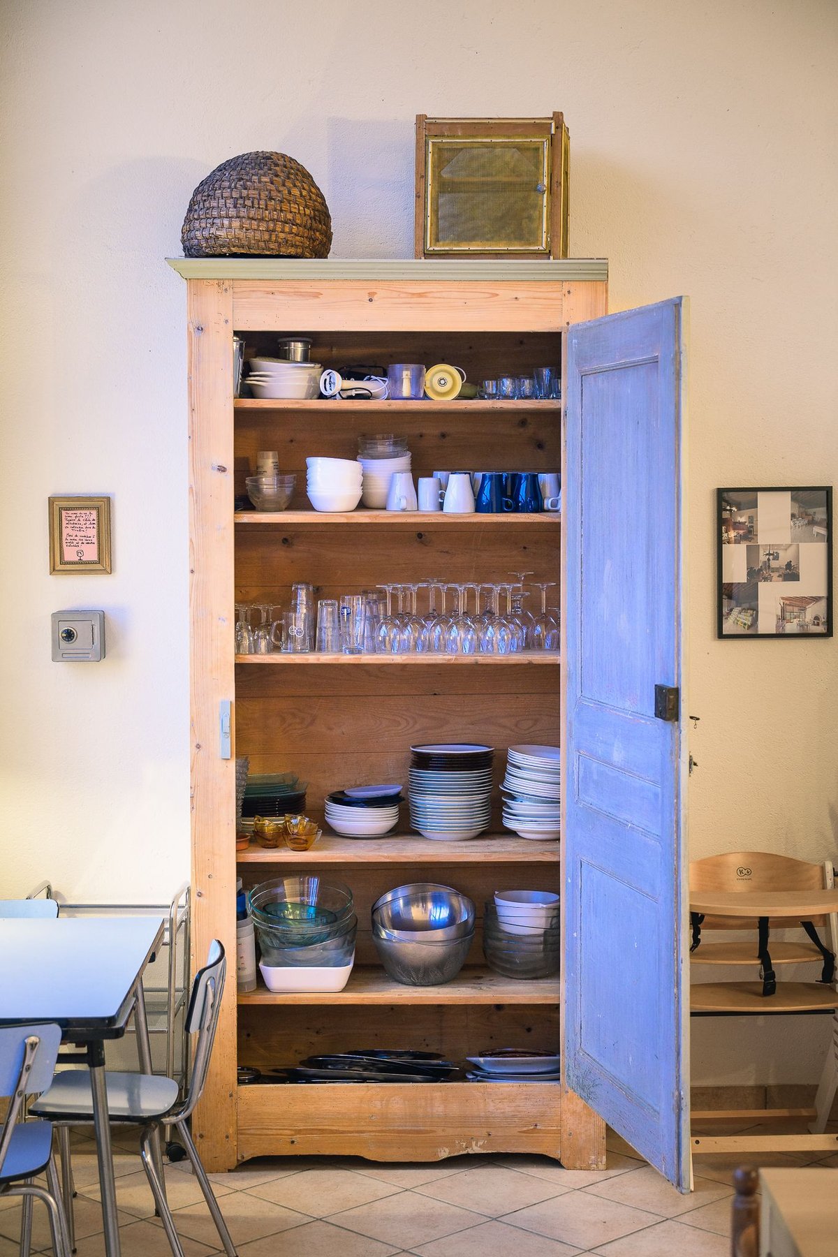 Vaisselier du gîte proche Lac des Sapins